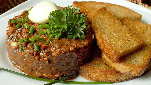 Které maso je nejlepší na tatarák? Pokud dáme přednost hovězímu, můžeme si vybrat