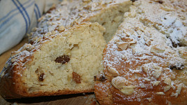 Nejrychlejší a nejchutnější velikonoční bochánek: Jak upéct tvarohový mazanec bez kynutí