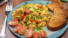 Jak využít nadbytek vajec po vyfouknutí? Přinášíme tipy na slané i sladké pochoutky