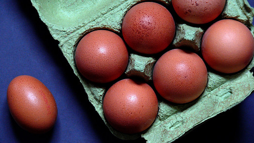 Jak barvit vajíčka v cibulových slupkách? Několik rad pro dokonalý výsledek