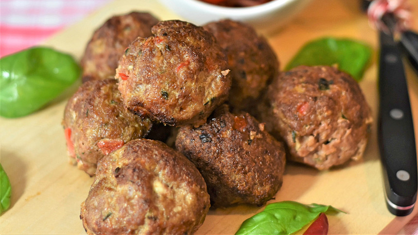 Jak využít mleté maso? Připravte tradiční sekanou nebo lahodnou omáčku k těstovinám