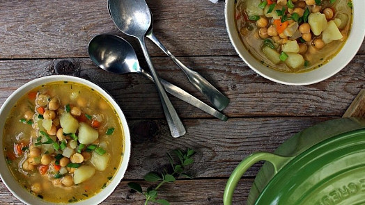 15 receptů na zeleninové polévky: Dodejte tělu po zimě chybějící energii a sílu