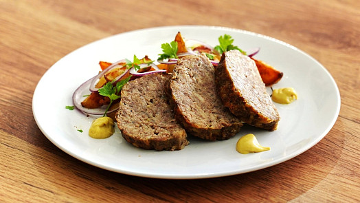 Jak dlouho se peče sekaná? Poznejte, kdy je ideální čas vytáhnout maso z trouby