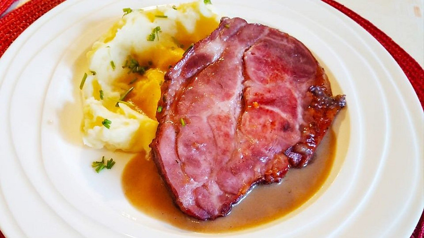 Jak udělat rychlou šťávu k masu? Rychlý a jednoduchý recept z výpeku i bez něj