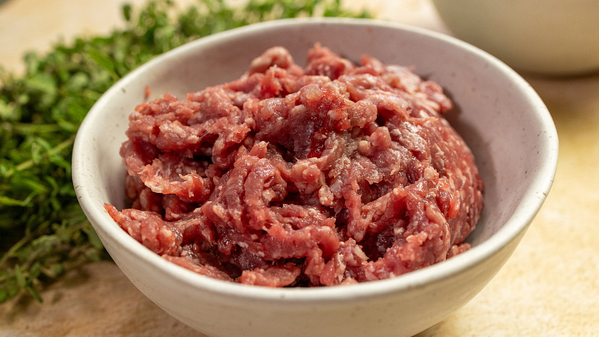 Co přidat do mletého masa, aby bylo šťavnaté? 4 triky pro dokonalý výsledek