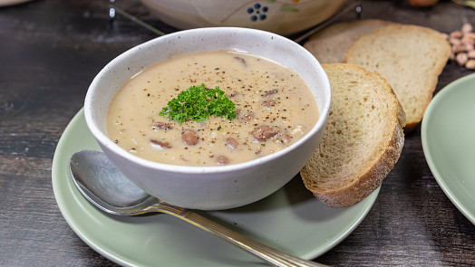 Výborná fazolová polévka: Připravte polévku, která zasytí a zahřeje celou rodinu