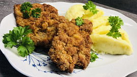 Víte, kdy osolit řízky? Správným načasováním ovlivníte chuť i šťavnatost masa