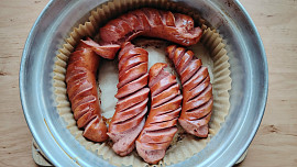 Špekáčky a buřty z remosky: Fígl, jak vyzrát nad špatným počasím a nad panelákem