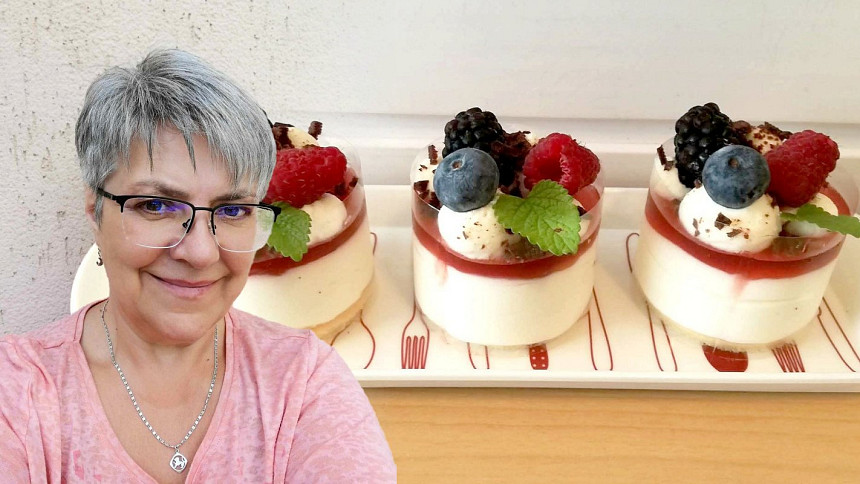 Semifredy jsou maličké dortíky. Známe fígl, díky kterému se při přípravě nerozpadnou