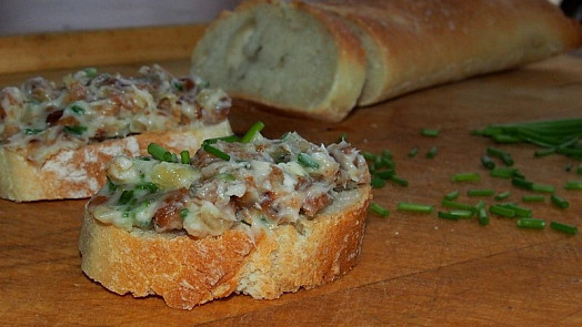 20 rychlých pomazánek: Ať každý den namazané pečivo chutná jinak