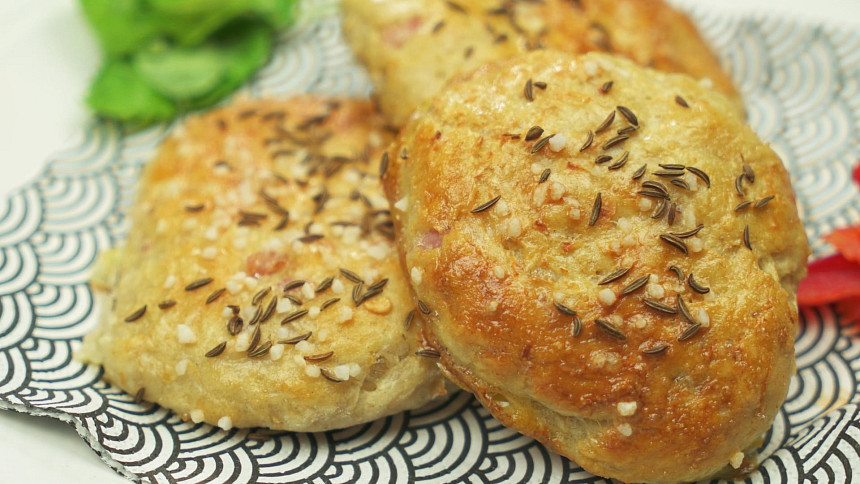 Zelné placky z kynutého těsta nám připomínají staré dobré časy a pohodu u babičky