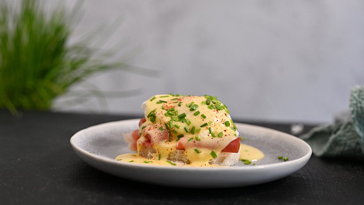 Slavná vejce Benedikt: Začněte nový den královskou snídaní podle videonávodu