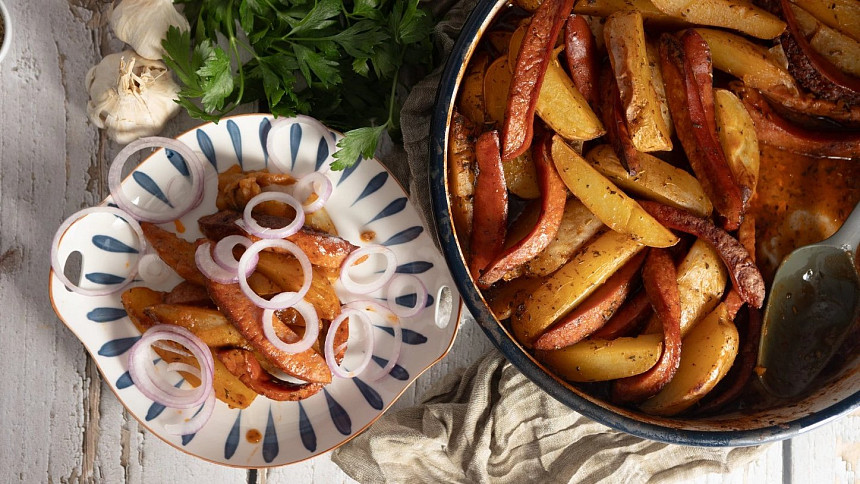 Špekáčky v akci: Využijte je na táboráky či snadná a rychlá jídla z jednoho pekáčku