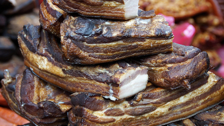 Tajemství dokonalého uzení: Vyhněte se těmto 6 chybám a buďte králem udírny