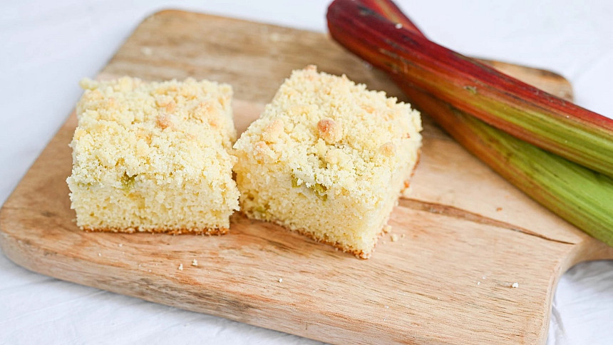 Co sladkého připravit z rebarbory? Fantastickými koláči výběr zdaleka nekončí