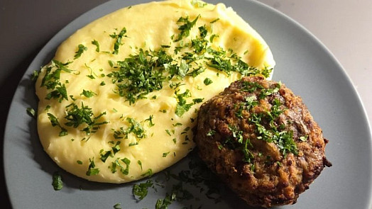 Jak udělat karbanátky v horkovzdušné fritéze? Žádné tajné fígly nejsou potřeba