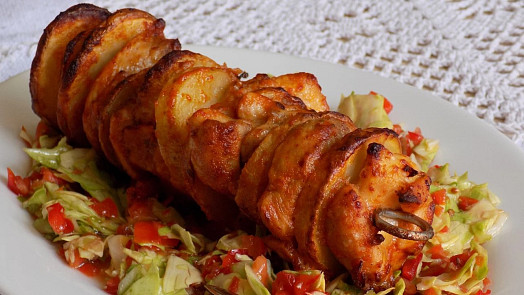 Bramborovo-kuřecí špízy z horkovzdušné fritézy vám nedají spát. Tohle musíte zkusit