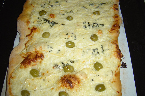 Sýrová pizza