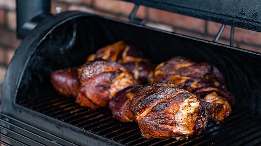 17 pokrmů z grilu: Zapomeňte na špekáčky, tyto dobroty si na party každý zamiluje