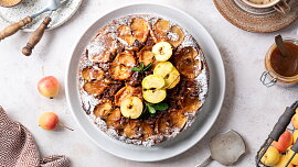 Obrácený jablečný koláč z Francie: Zkuste Tarte Tatin se zkaramelizovaným ovocem