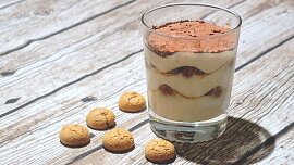 Slyšeli jste o skyramisu? Svěží dezert z dostupných surovin vás prostě nadchne!