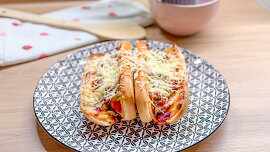 Hotdogy z horkovzdušné fritézy: Jsou křupavé, plné sýra a do půl hodiny na stole