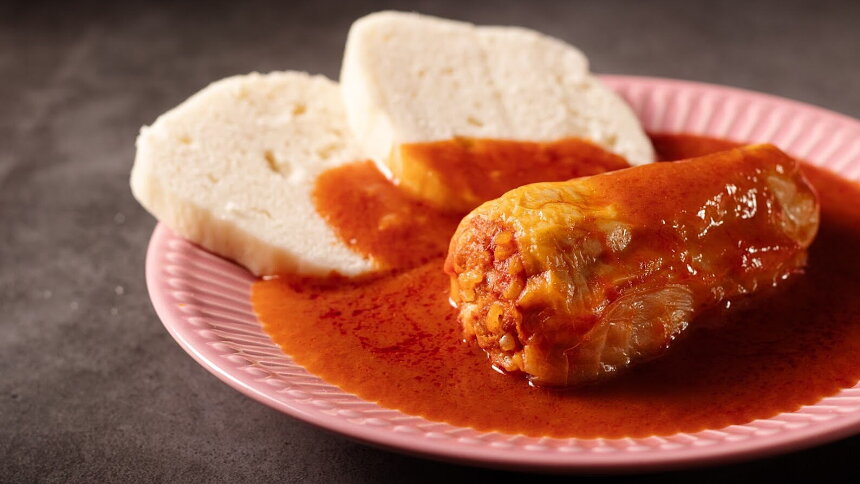 Neodolatelné plněné papriky v rajské omáčce. Stačí špetka jedné ingredience, která povýší celý pokrm