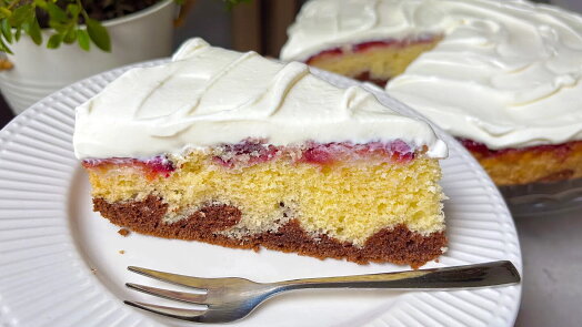 Jediný recept a mnoho různých moučníků. S univerzálním těstem zvládnete nadýchanou bábovku i řezy