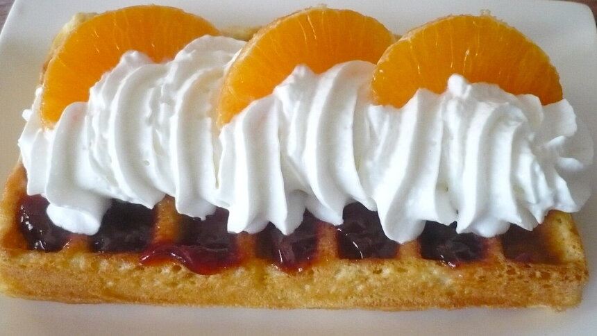 Pevná šlehačka, která nespadne: Přidání mascarpone a správná teplota surovin ji zachrání