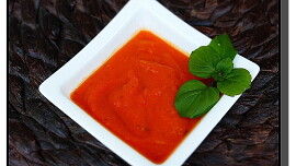 Zapomeňte na kečup. Poctivé domácí sugo z rajčat dodá pizze pravou italskou chuť