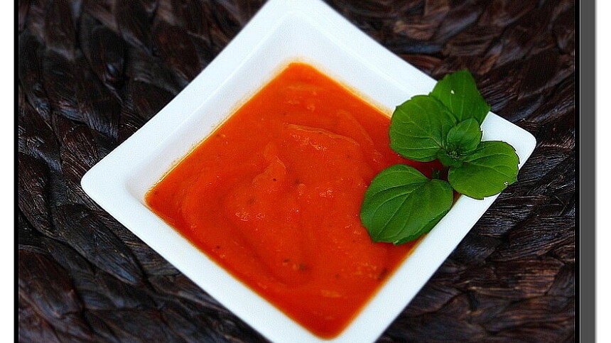 Zapomeňte na kečup. Poctivé domácí sugo z rajčat dodá pizze pravou italskou chuť