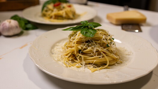 Špagety aglio e olio snadno a rychle: Tradiční pikantní těstoviny z pár surovin