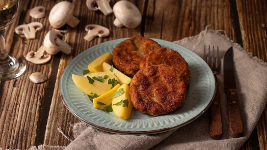 Karbanátky díky přidaným houbám získají výjimečnou chuť a šťavnatost. Chutnají i z fritézy