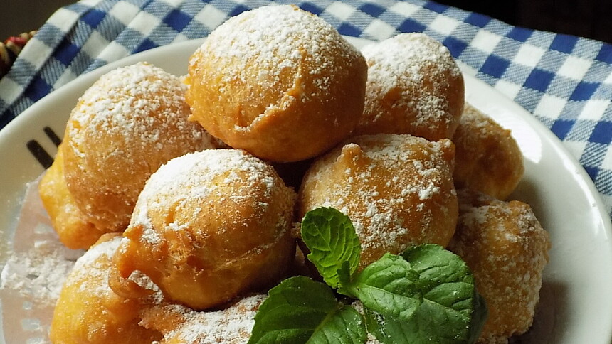Jablečné koblížky podle Rettigové. Recept na moučník, který chutnal už našim babičkám