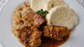 Poctivé vepřové výpečky se zelím jako od babičky: Recept, který provoní celý dům