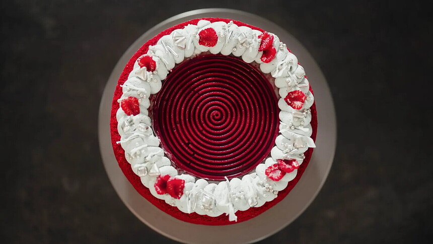 Nadýchaný krém do Red Velvetu podle Šárky Divácké. Připravíte ho z mascarpone, šlehačky a tvarohu