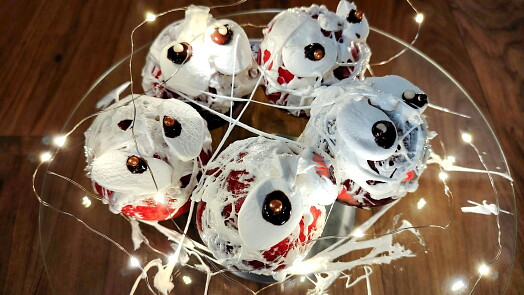 Jablka s jedlou pavučinou: Jednoduchá halloweenská dobrota pro děti i dospělé