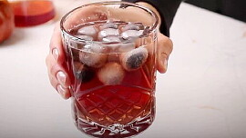 Mražené borůvkové oči zatančí v limonádě svůj strašidelný tanec. Pobaví tím děti i dospělé