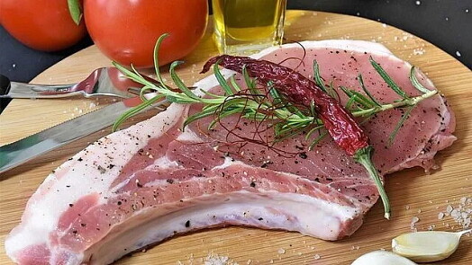 Domácí zabijačka nebo nákup v řeznictví: O výsledné ceně rozhoduje i využití masa