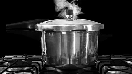 Jaké jsou výhody vaření v tlakovém hrnci? Uvaříte v něm vývar, přílohu nebo omáčku - rychle a s minimálními náklady na energii