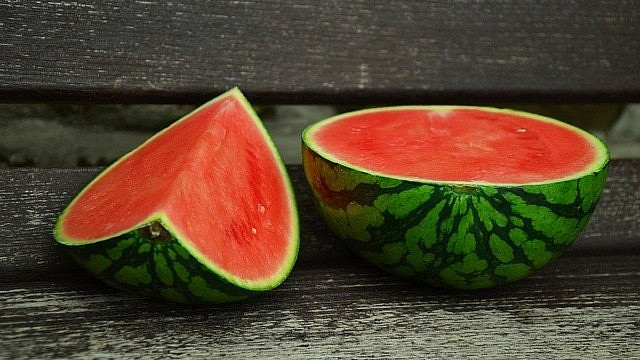 Melounů je mnoho druhů, v létě nás příjemně osvěží. Nabízíme přehled oblíbených melounových receptů