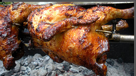 Jak grilovat kuře? Je více možností a osvědčených postupů, jak si s grilováním kuřete poradit