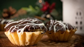 Košíčky s ořechovou náplní - to je klasika, kterou milujeme. Vyzkoušejte je podle spolehlivého receptu a určitě se povedou