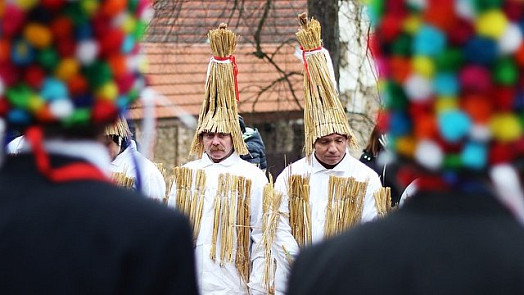 Jaké masopustní zvyky a pokrmy měli v oblibě naši předci? Uměli se bavit i dobře jíst