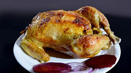 Jak naplnit kuře před pečením nádivkou? To pro vás bude po zhlédnutí názorného videa hračka