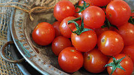 Jak pokrájet změklá rajčata? Je to jednoduché, s naším tipem to půjde snadno
