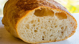 Jak upéct ciabattu. Tento oblíbený italský chléb se připravuje ve více verzích