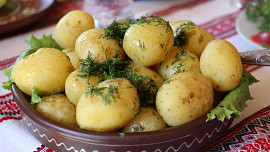 Jak vařit brambory v páře. Šetrná metoda v nich zachová důležité živiny