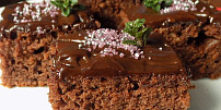 6 kroků k čokoládové polevě: Z čokolády na vaření je připravená raz dva a hodí se na všechny moučníky