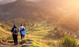 Co vařit na dovolené pod stanem: Naplánujte si jídelníček na trek v přírodě